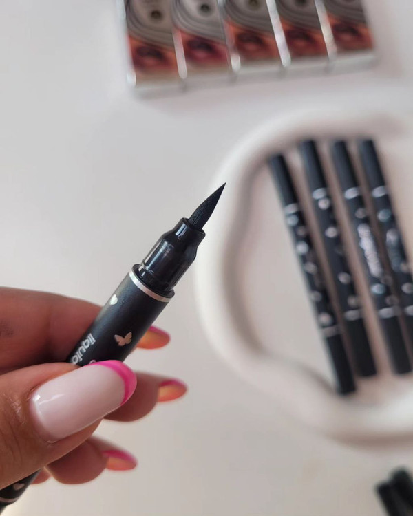 خط چشم استامپ دار